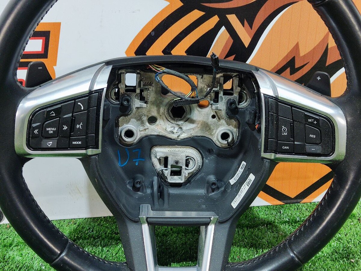 LR095540 Кнопки керма праві LAND ROVER DISCOVERY SPORT (L550) 2015-Б / У
